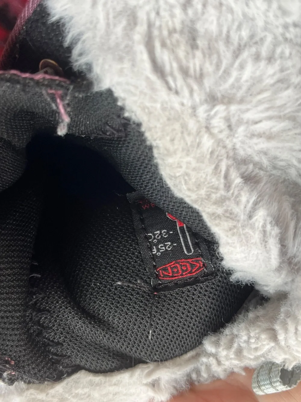 Girls Keen Snow Boots Size 4 ❄️